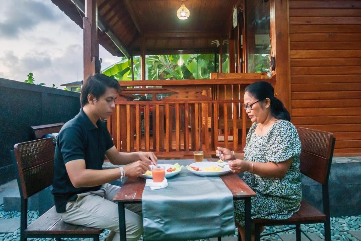 Pondok Biu Denpasar  Bagian luar foto